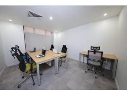 لشركتك ومكتبك ستائر مكتب رول بلاك اوت ستائر شرائح اجود خامات السعودية المدينة المنوّرة